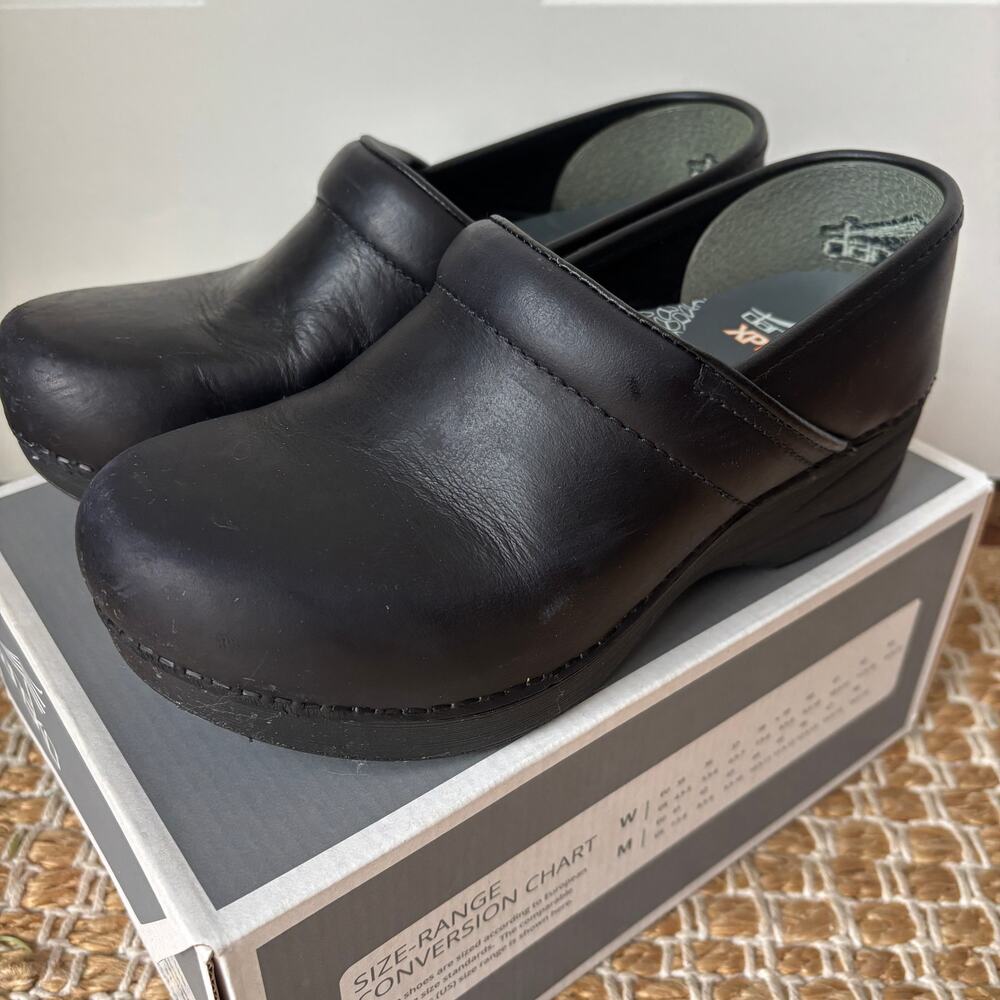 Dansko XP 2.0 Black Leather Clogs Womens Nursing Comfort Shoes Slip On EUC 37